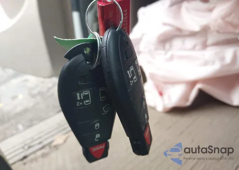 2016 Chrysler Town & Country Touring z USA, uszkodzony, nr VIN 2C4RC1BG7GR289490